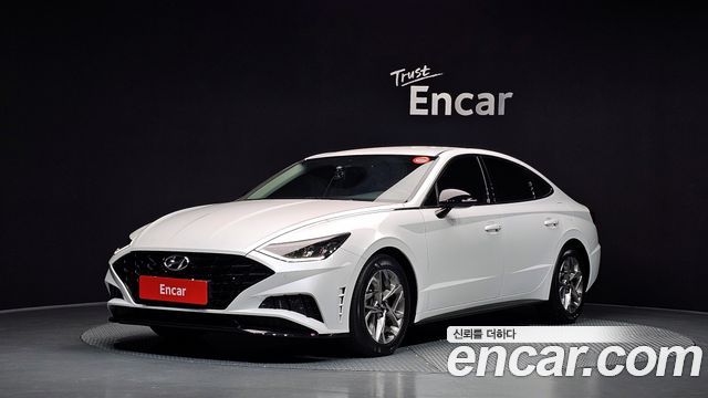 Hyundai Sonata 2.0 — photo 1 of 30
