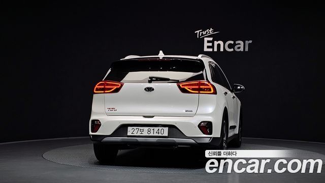 Kia Niro 1.6 HEV — photo 1 of 33