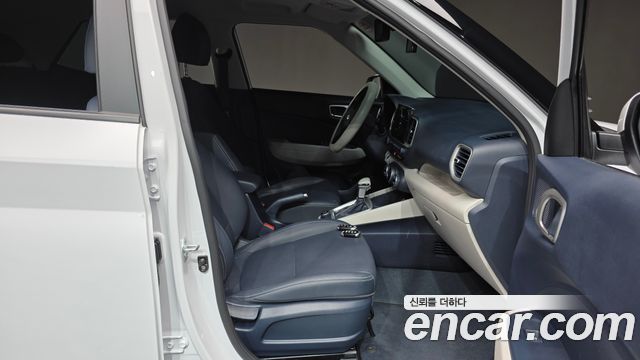 Hyundai Venue 1.6 Modern Plus — photo 1 of 29