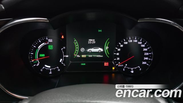 Kia K5 Luxury — photo 1 of 30