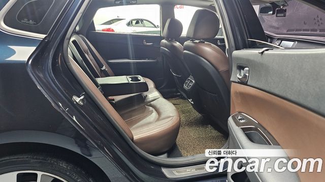 Kia K5 2.0 MX — photo 1 of 31