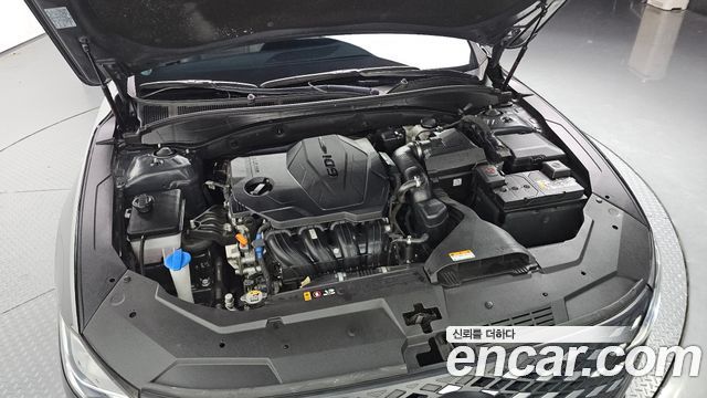 Hyundai Grandeur 2.5 — photo 1 of 20