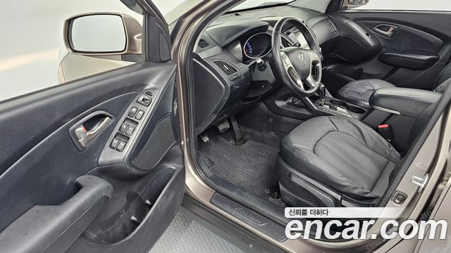 Hyundai Tucson Diesel 2WD LX20 — photo 1 of 20