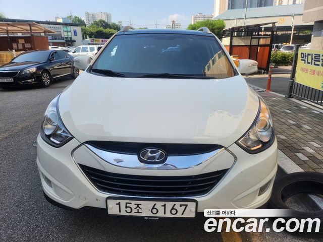 Hyundai Tucson Diesel 2WD LX20 — photo 1 of 20