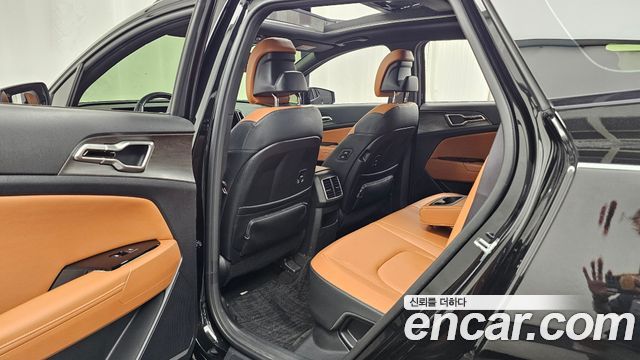 Kia Sportage Signature Gravity 2WD — photo 1 of 32