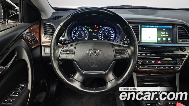 2014 Hyundai Aslan G330 Premium, photograph 7