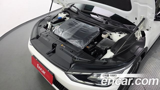 Kia EV6 Standard — photo 1 of 33
