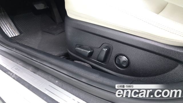 Hyundai Grandeur Le Blanc — photo 1 of 35