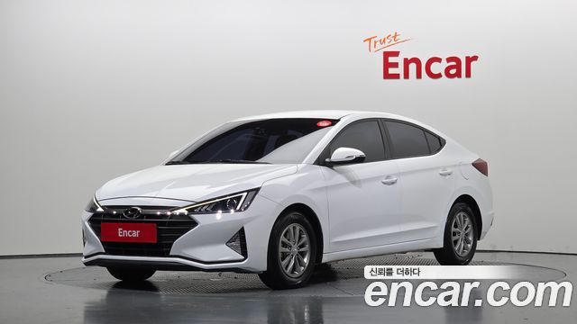 Hyundai AVANTE 1.6 — photo 1 of 30