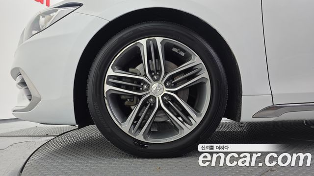Hyundai Grandeur 2.4 Premium — photo 1 of 20