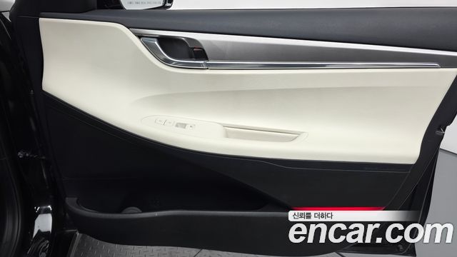 Hyundai Grandeur 2.5 — photo 1 of 35