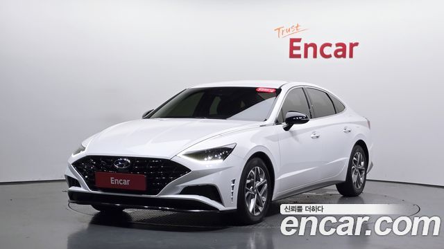 Hyundai Sonata 2.0 — photo 1 of 36