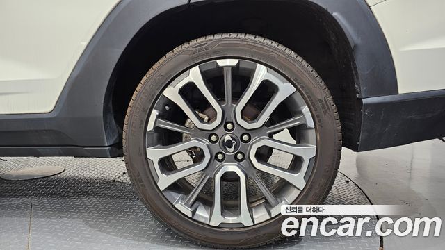 KG_Mobility_Ssangyong Torres Gasoline 1.5 2WD — photo 1 of 37