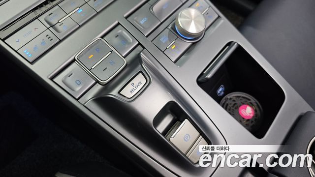 Hyundai Nexo Premium — photo 1 of 38