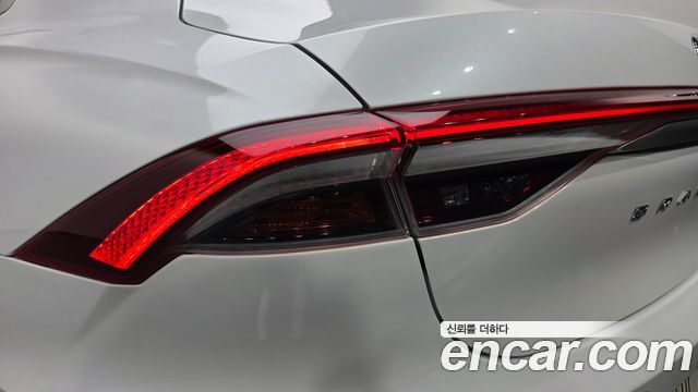 Hyundai Grandeur Le Blanc — photo 1 of 34