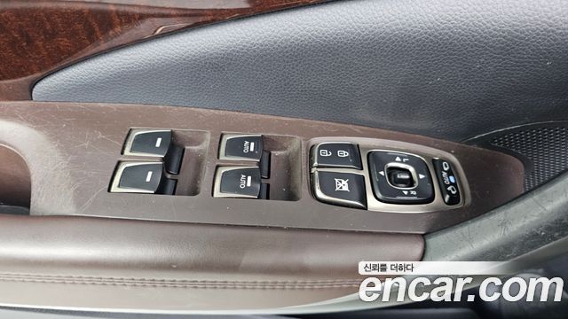 Hyundai Grandeur HG240 Luxury — photo 1 of 31