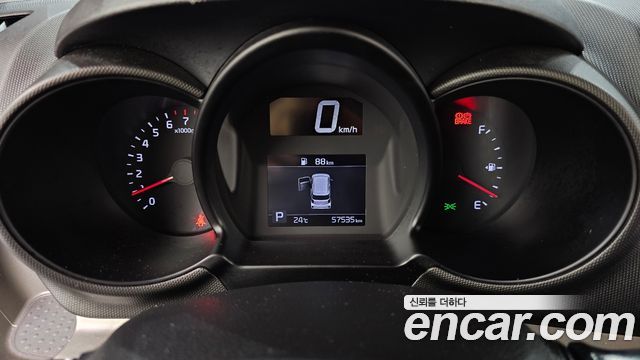 Kia RAY Luxury — photo 1 of 31