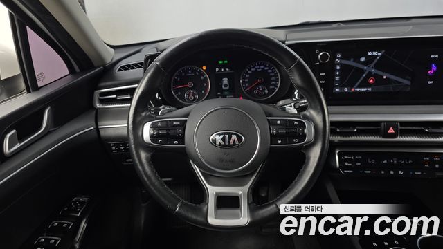 Kia K5 2.0 — photo 1 of 30