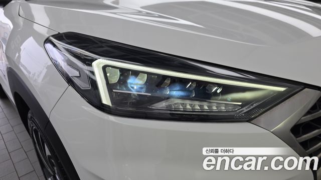 Hyundai Tucson Diesel 2.0 2WD — photo 1 of 32