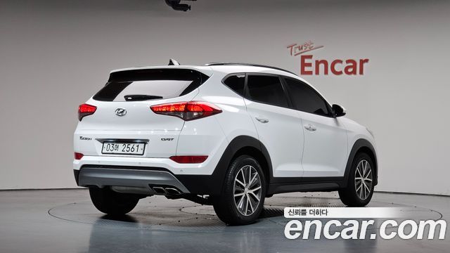 Hyundai Tucson Diesel 2.0 2WD — photo 1 of 31