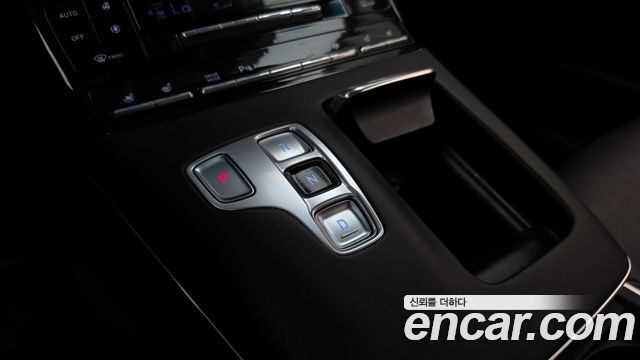 Hyundai Grandeur 2.5 — photo 1 of 33