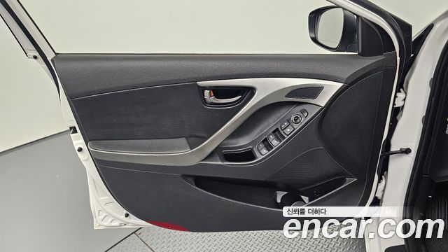 Hyundai AVANTE M16 GDI Luxury — photo 1 of 30