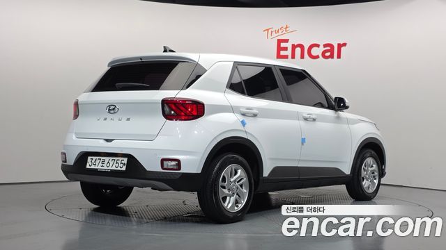 Hyundai Venue 1.6 Modern — photo 1 of 29