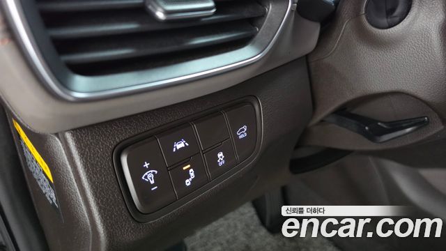 Hyundai Santafe Gasoline 2.0T 2WD — photo 1 of 32