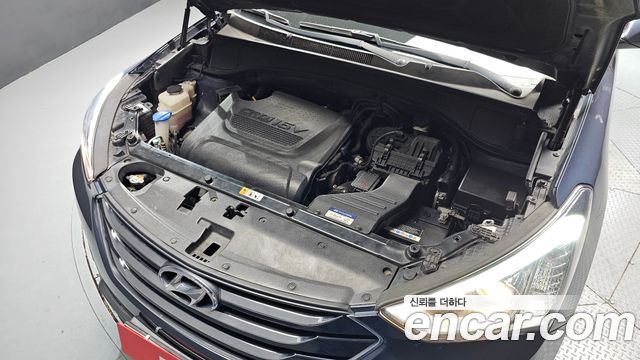 Hyundai Santafe Diesel(e-VGT) 2.0 2WD Premium — photo 1 of 20