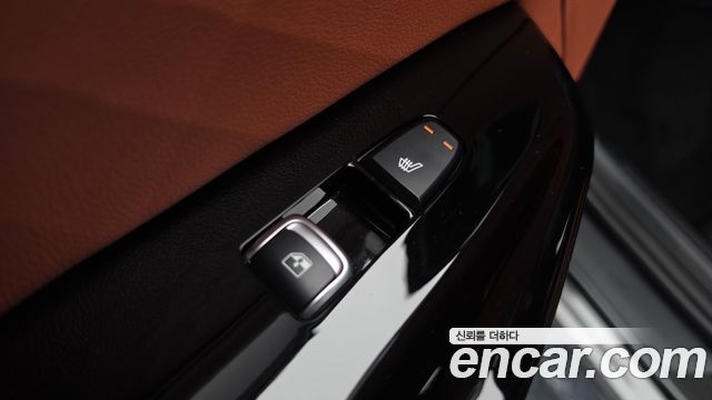 Kia K5 2.0 — photo 1 of 34