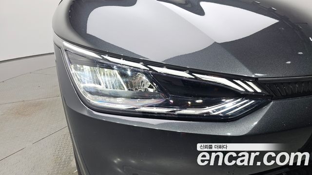 Kia EV6 Long Range — photo 1 of 37