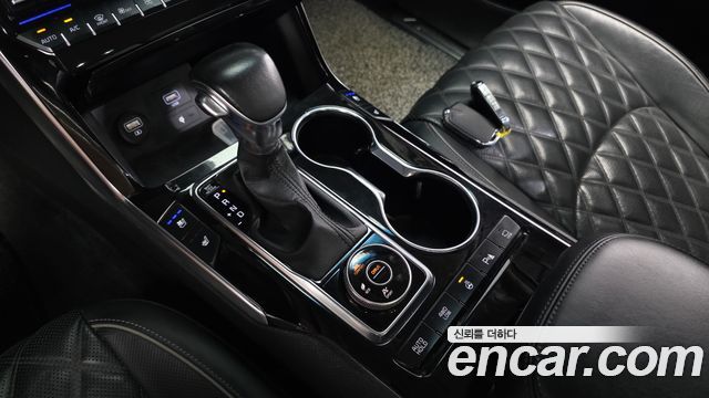 Kia Mohave Diesel 3.0 4WD 5-Seater — photo 1 of 31