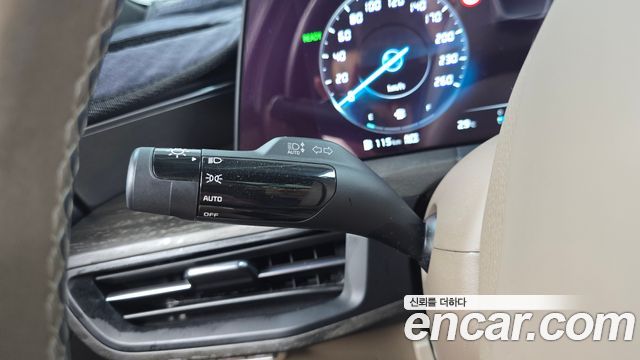2021 Kia K8 Signature, photograph 3