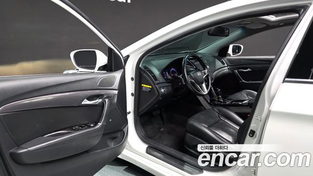 Hyundai i40 2.0 GDi — photo 1 of 20