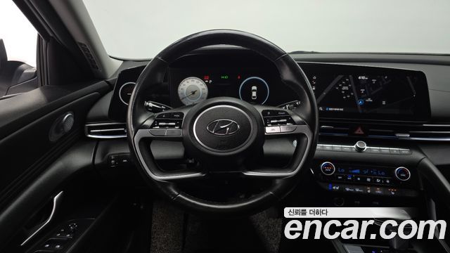 Hyundai AVANTE 1.6 — photo 1 of 35