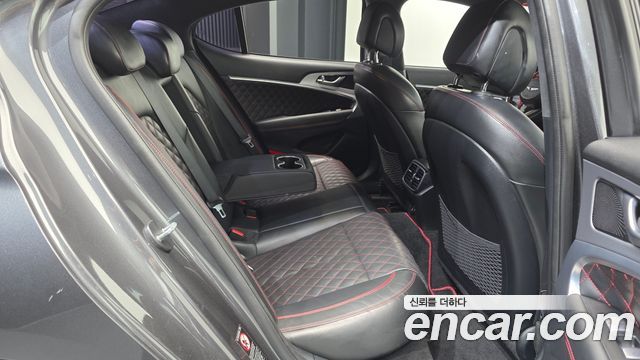 Genesis G70 2.0T AWD — photo 1 of 20