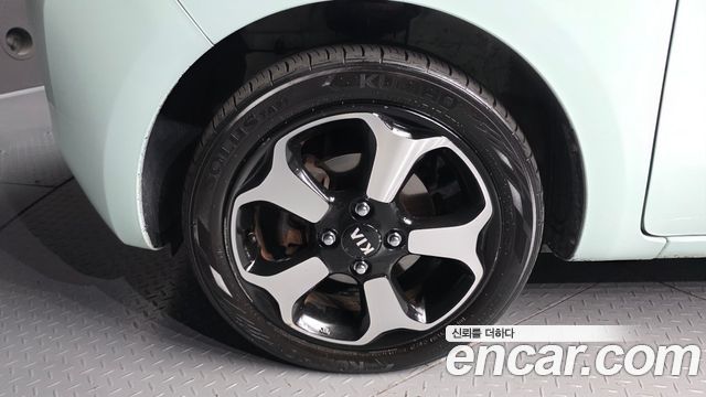 Kia RAY Prestige — photo 1 of 30