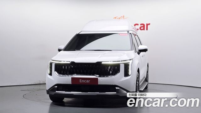 Kia Canival HEV 7-Seater Hi Limousine — photo 1 of 32