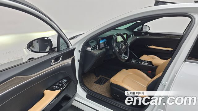 Kia K5 2.0 — photo 1 of 31