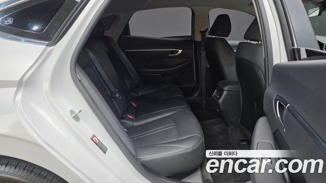 Hyundai Sonata 2.0 LPG(rental car) — photo 1 of 20