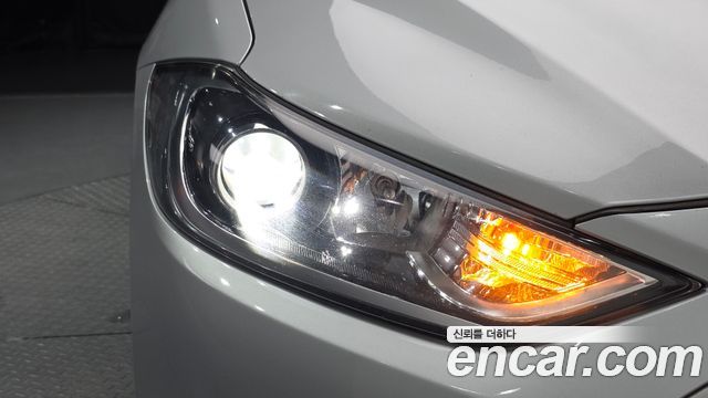 Hyundai AVANTE 1.6 GDI Value Plus — photo 1 of 31