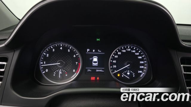 Hyundai AVANTE 1.6 — photo 1 of 30