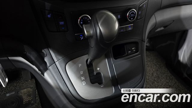 Hyundai Starex School Bus — photo 1 of 30