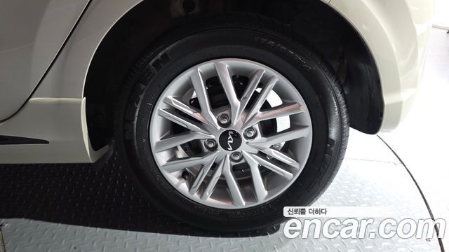 Kia morning Signature — photo 1 of 38