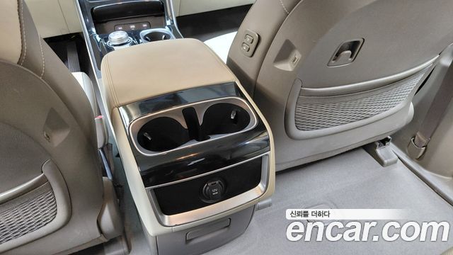 Kia Canival Diesel 9-Seater Noblesse — photo 1 of 30