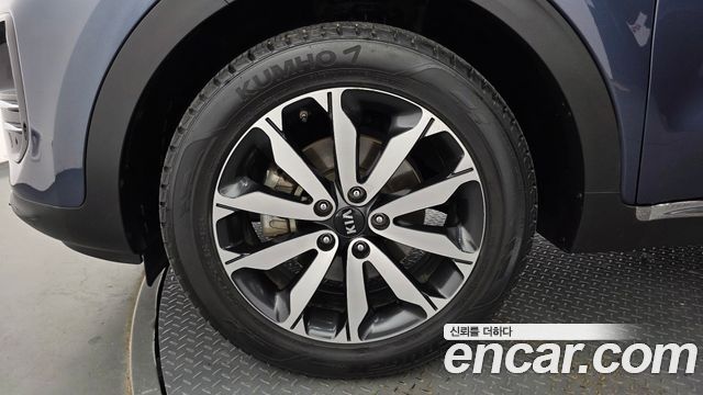 Kia Sportage Diesel 1.7 2WD Trendy — photo 1 of 35