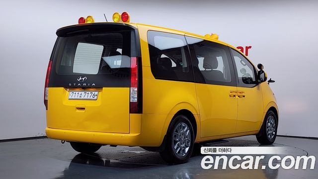 Hyundai Staria L3.5  Kinder Safety Car — photo 1 of 33