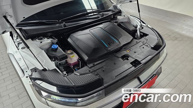 Hyundai Ioniq5 Long Range AWD — photo 1 of 33