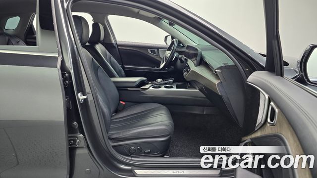 Kia K8 2.5 Gasoline 2WD — photo 1 of 32