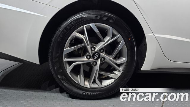Hyundai Sonata 2.0 — photo 1 of 34
